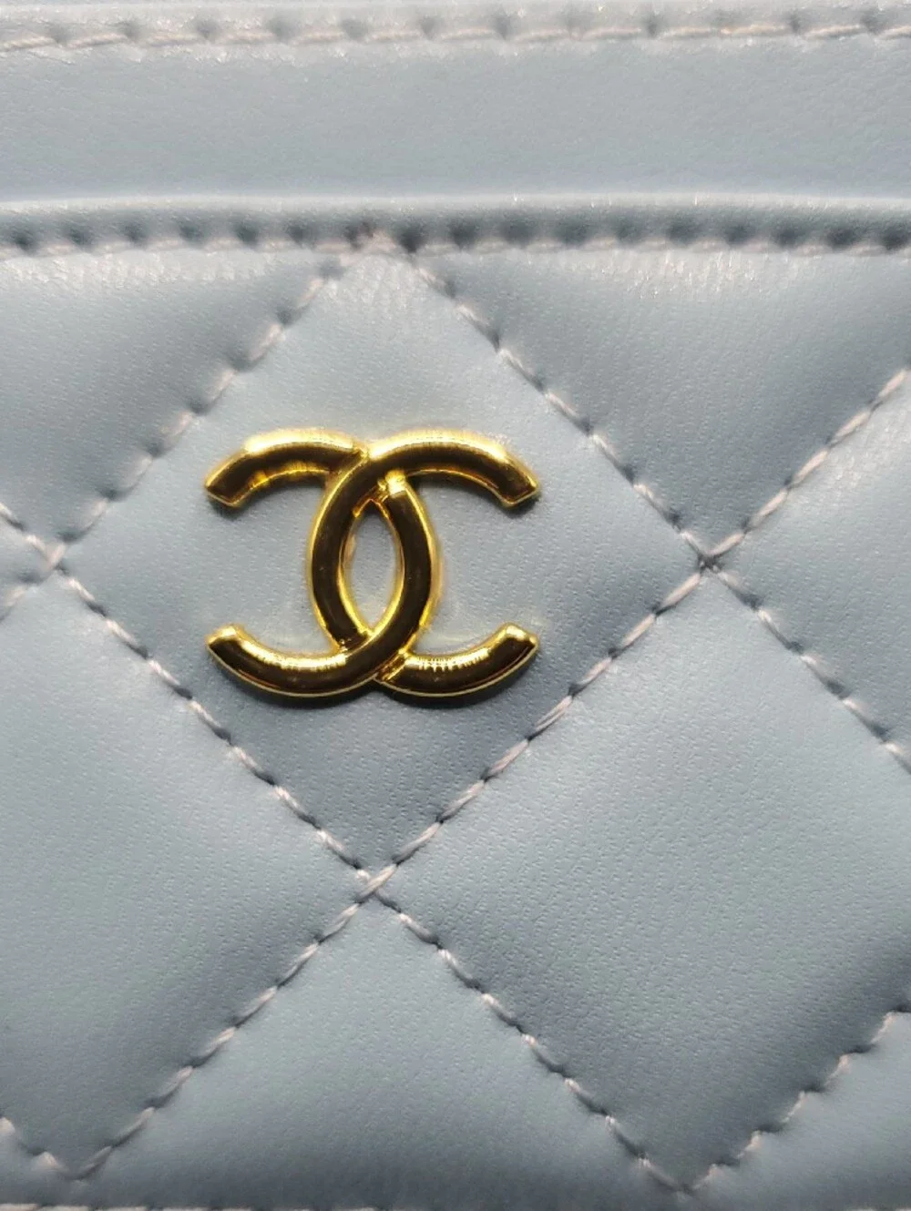 CHANEL compact quilted